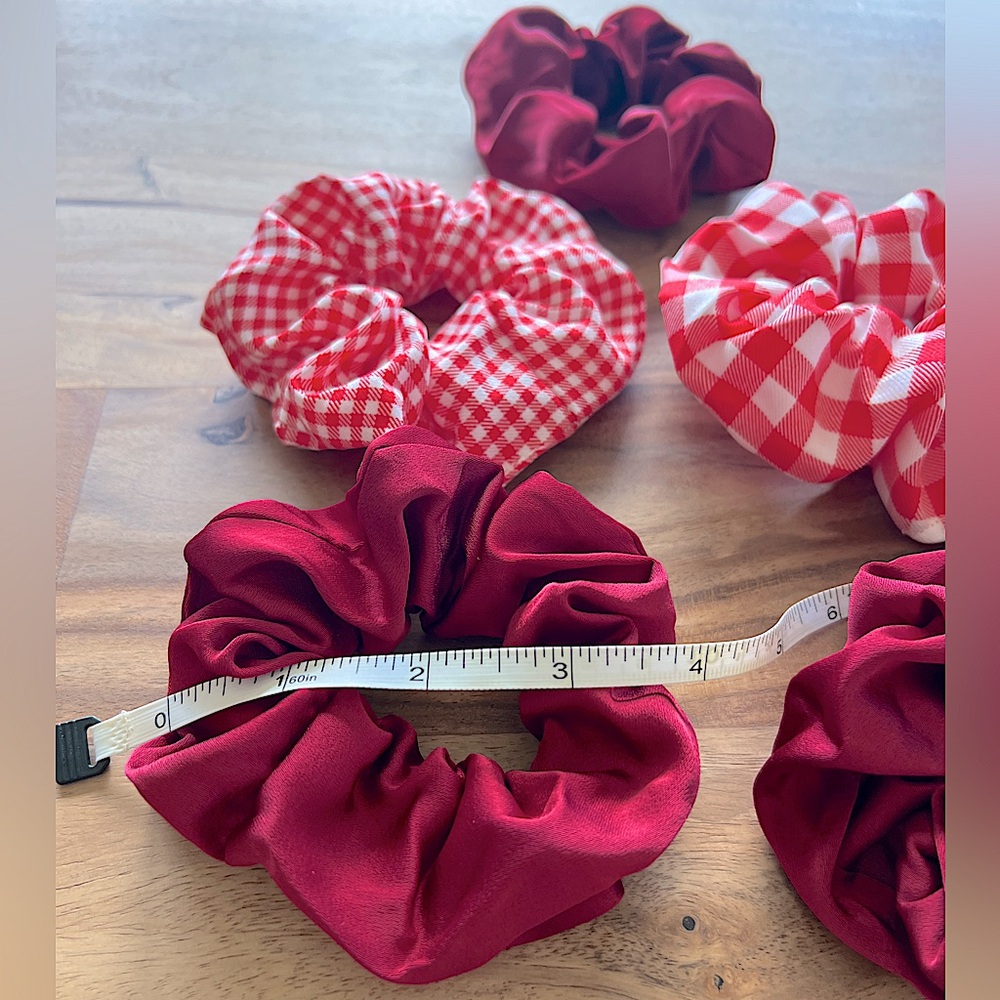 Red and Checkered Scrunchie Set - Picture 4 of 6